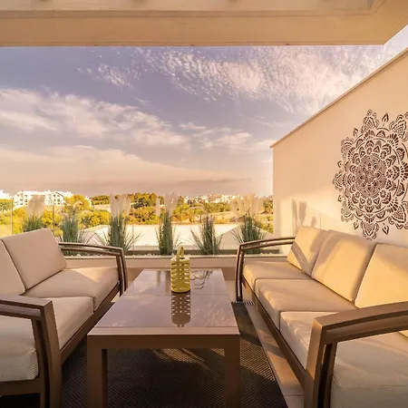 Horizon Penthouse Apartment *